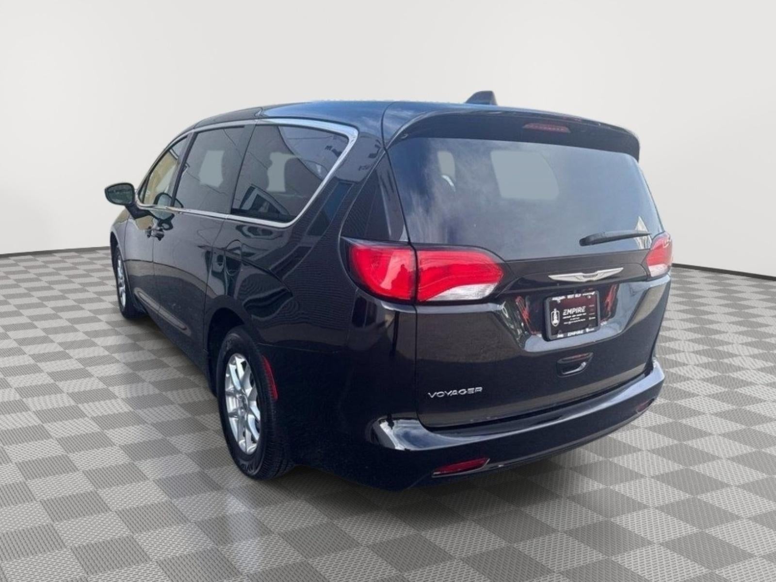 2023 Chrysler Voyager LX