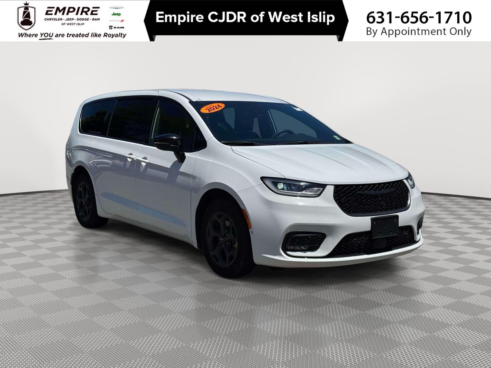 2024 Chrysler Pacifica Hybrid S Appearance Pkg
