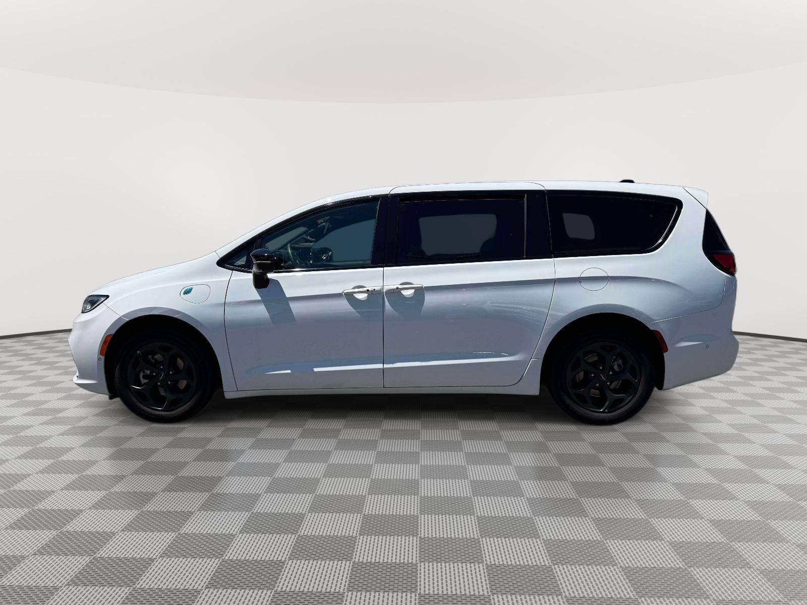 2024 Chrysler Pacifica Hybrid S Appearance Pkg