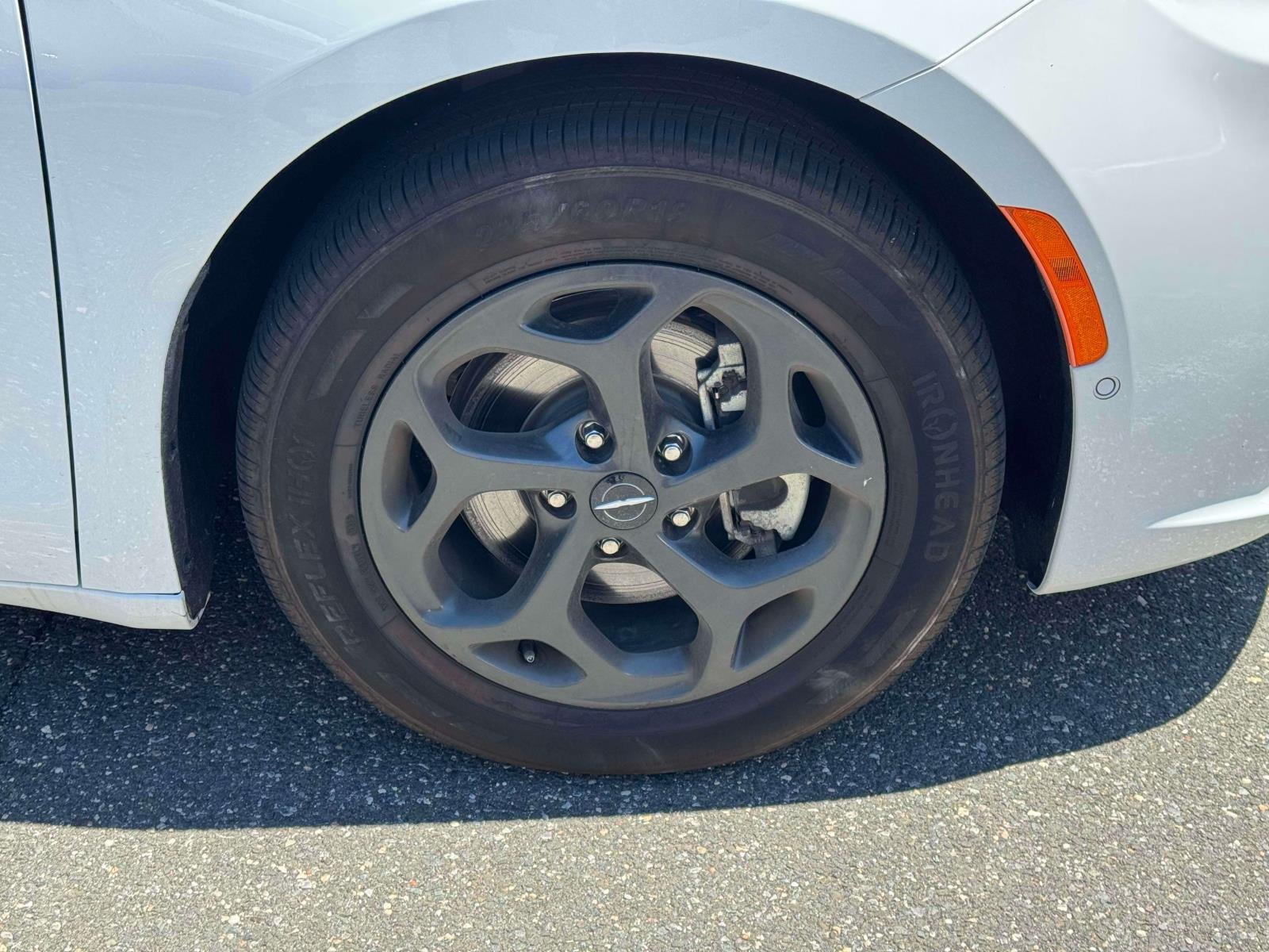 2024 Chrysler Pacifica Hybrid S Appearance Pkg