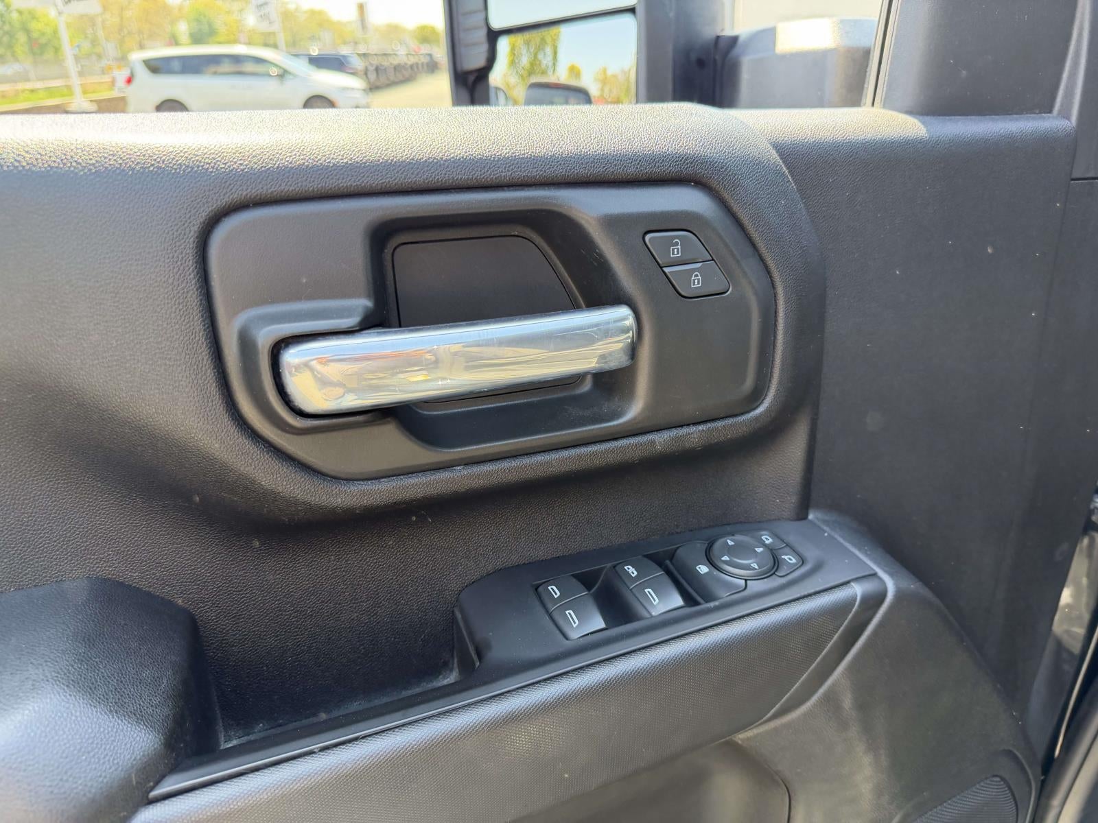 2023 Chevrolet Silverado 2500HD 4WD Crew Cab Standard Bed Custom