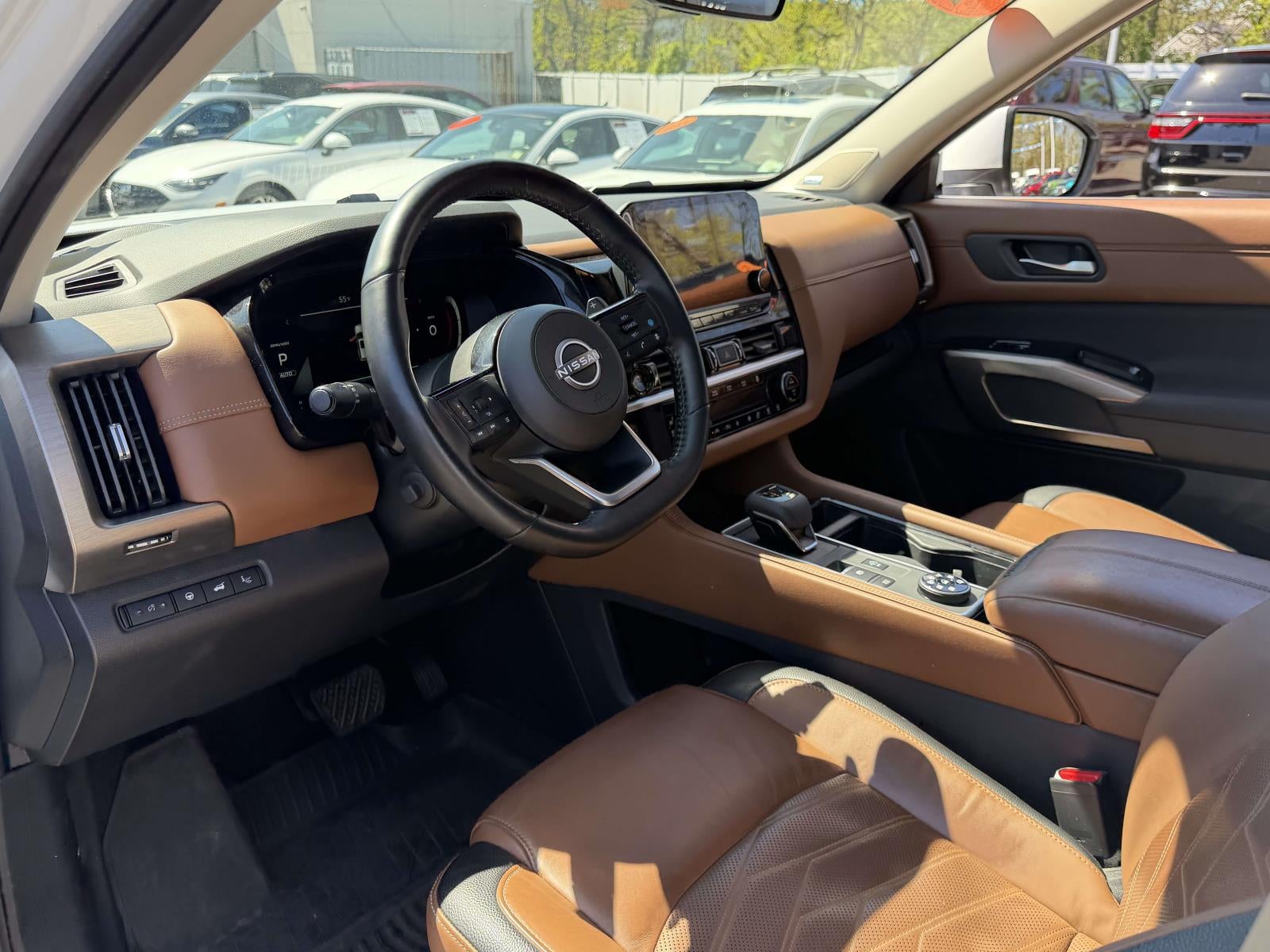 2025 Nissan Pathfinder Platinum 4WD