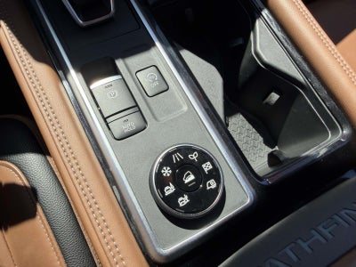2025 Nissan Pathfinder Platinum 4WD