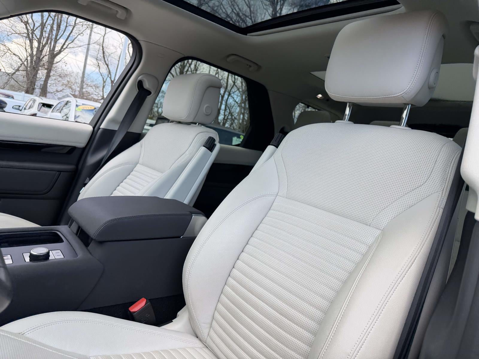 2025 Land Rover Discovery P300 S