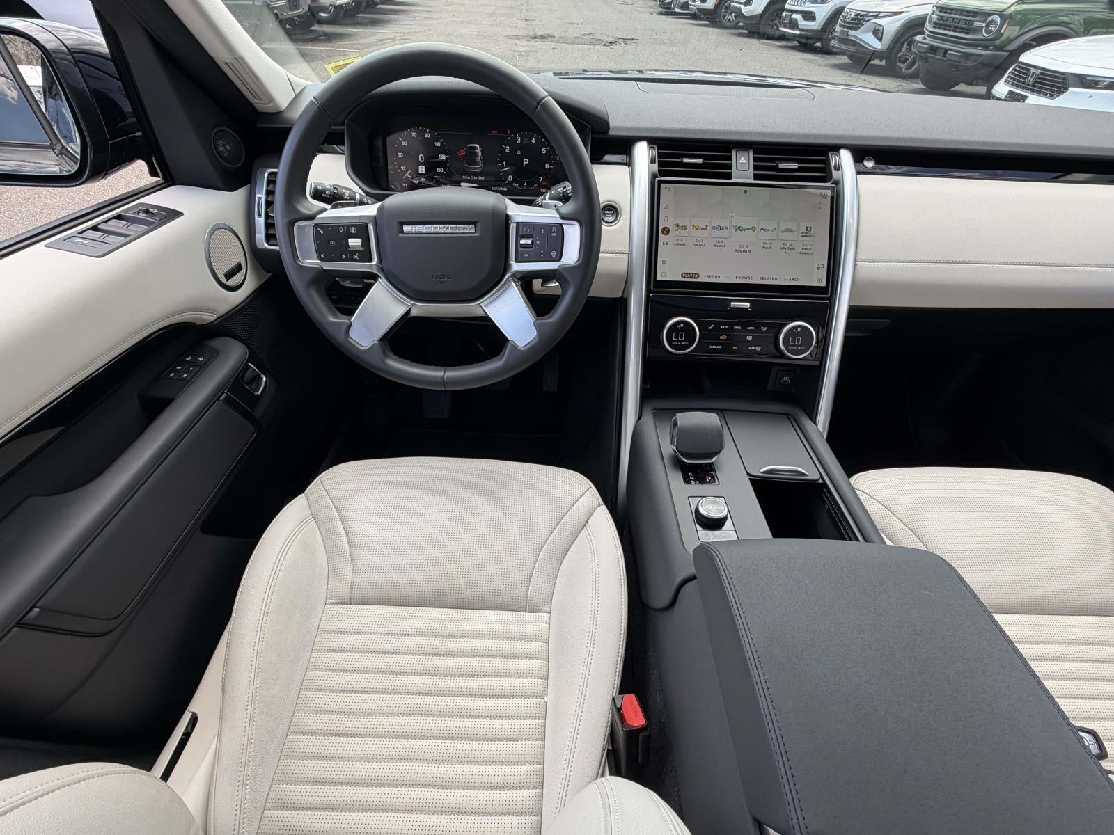 2025 Land Rover Discovery P300 S