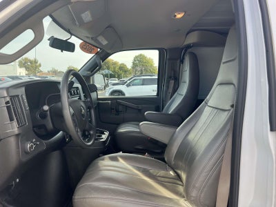 2025 Chevrolet Express Cargo WT