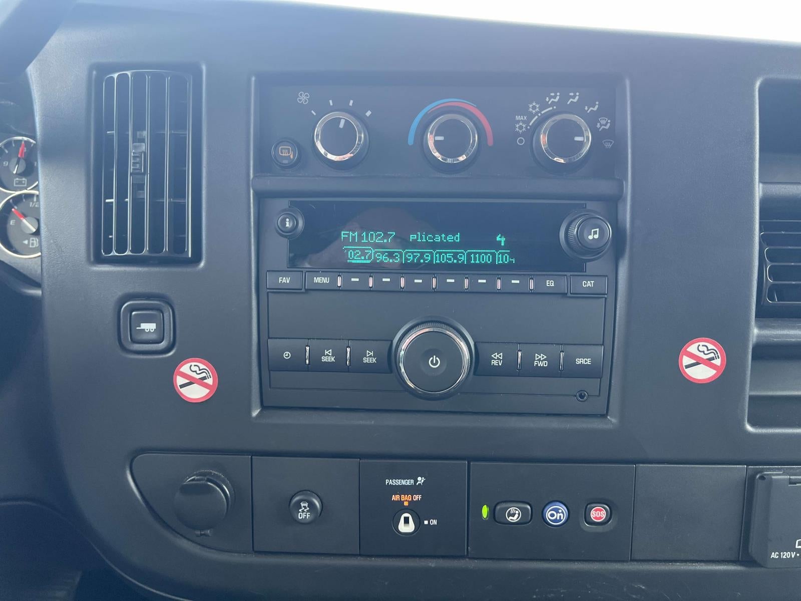 2025 Chevrolet Express Cargo WT
