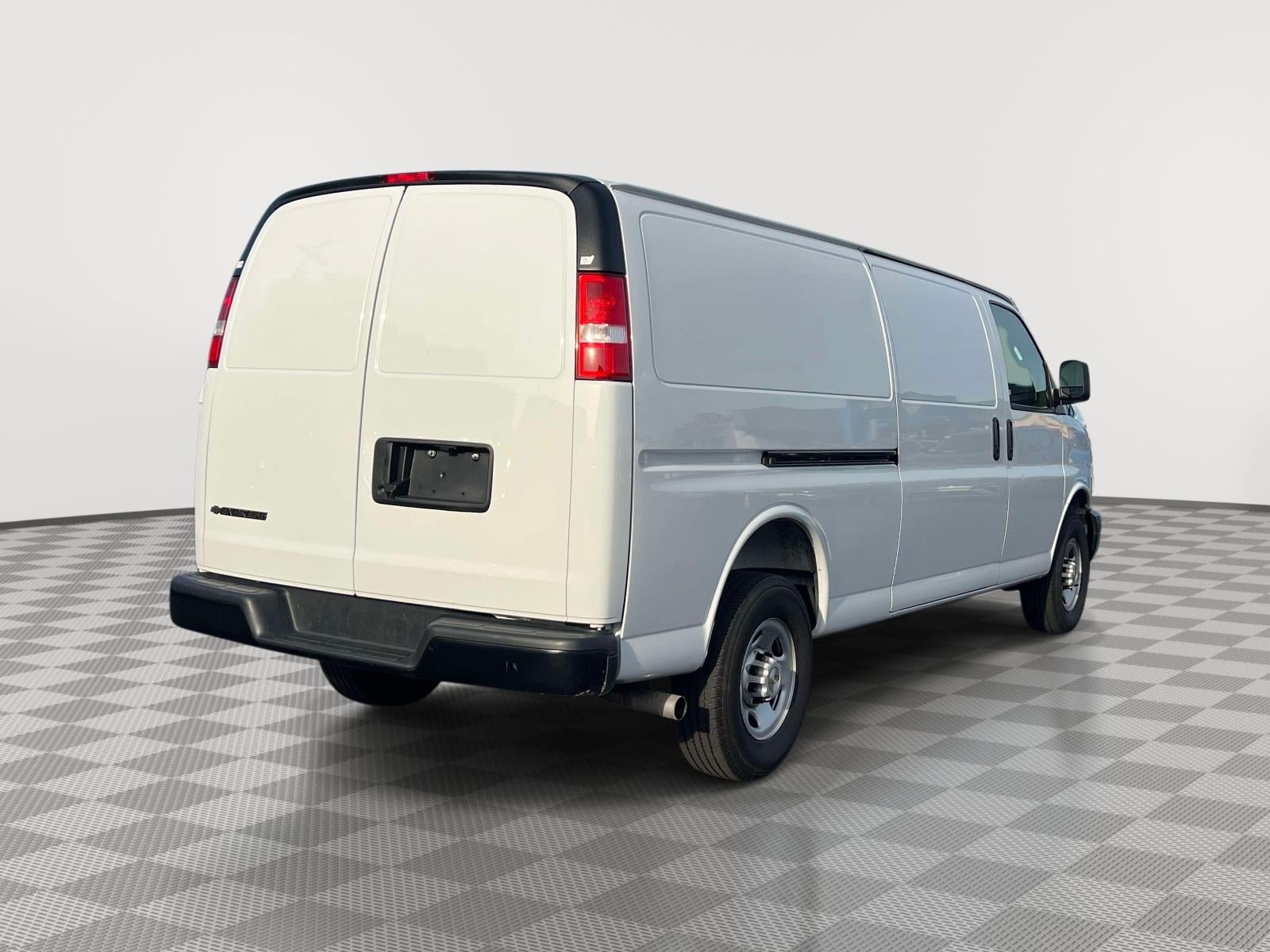 2025 Chevrolet Express Cargo WT