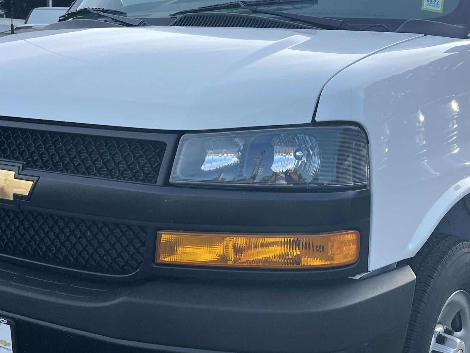 2025 Chevrolet Express Cargo WT