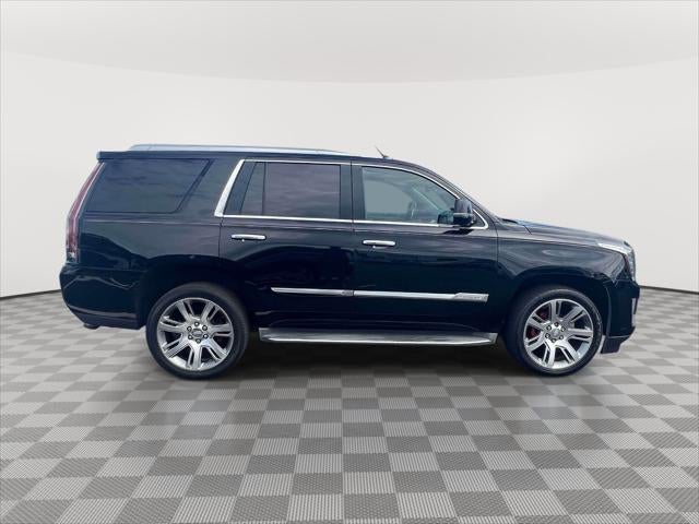 2016 Cadillac Escalade Luxury Collection