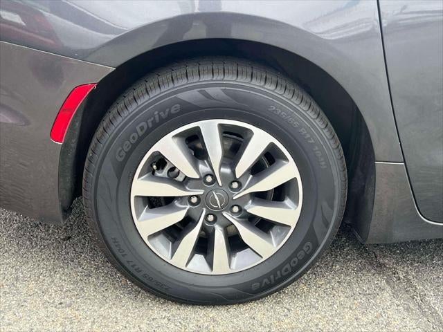 2022 Chrysler Pacifica Hybrid Touring L
