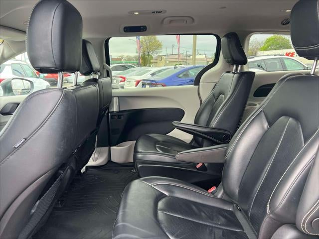 2022 Chrysler Pacifica Hybrid Touring L