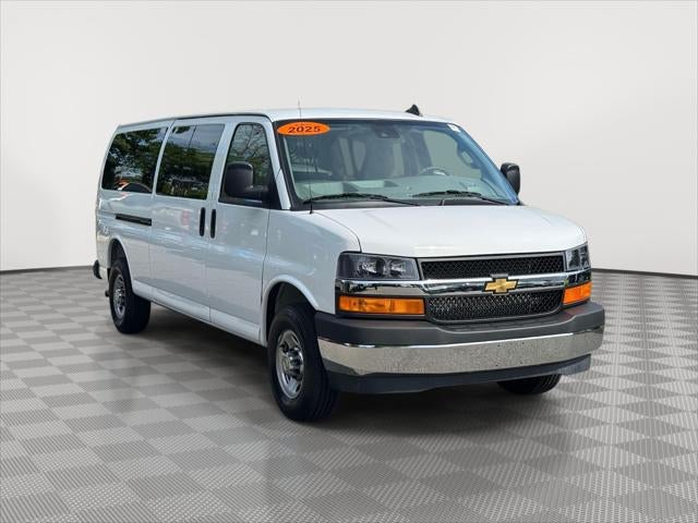 2025 Chevrolet Express Passenger 1LT