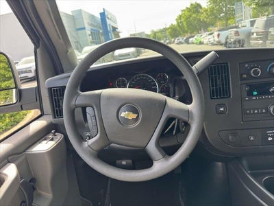 2025 Chevrolet Express Passenger 1LT