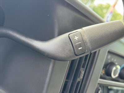 2025 Chevrolet Express Passenger 1LT