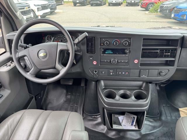 2025 Chevrolet Express Cargo WT