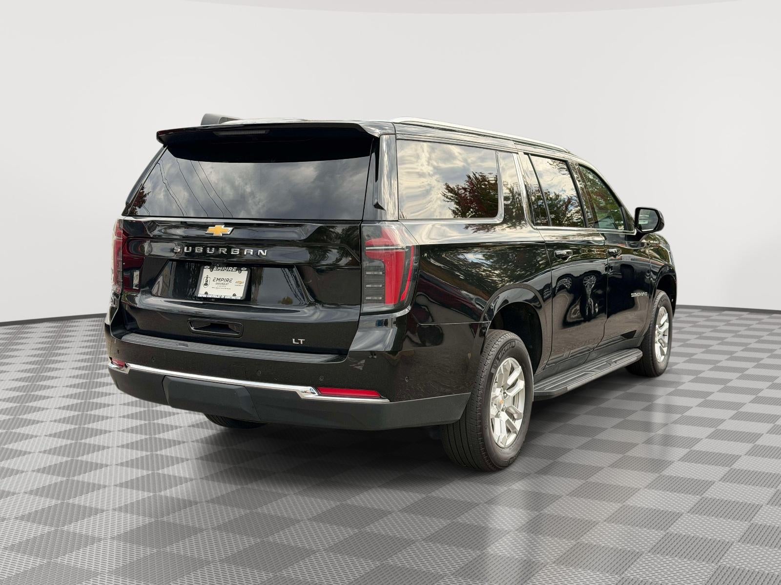 2025 Chevrolet Suburban LT