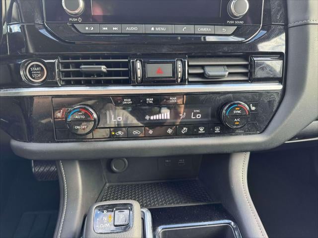 2024 Nissan Pathfinder SV