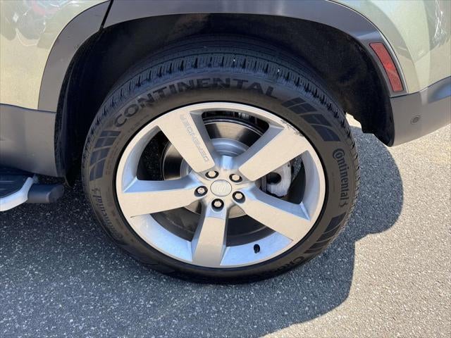 2024 Land Rover Defender S