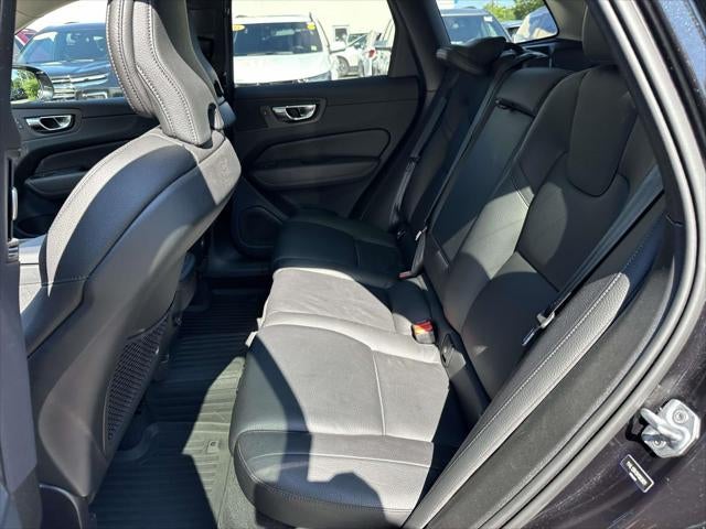 2022 Volvo XC60 Momentum