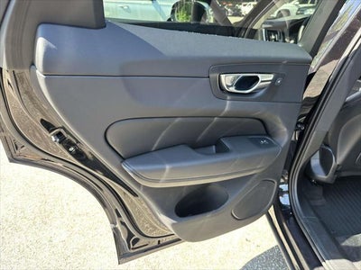 2022 Volvo XC60 Momentum
