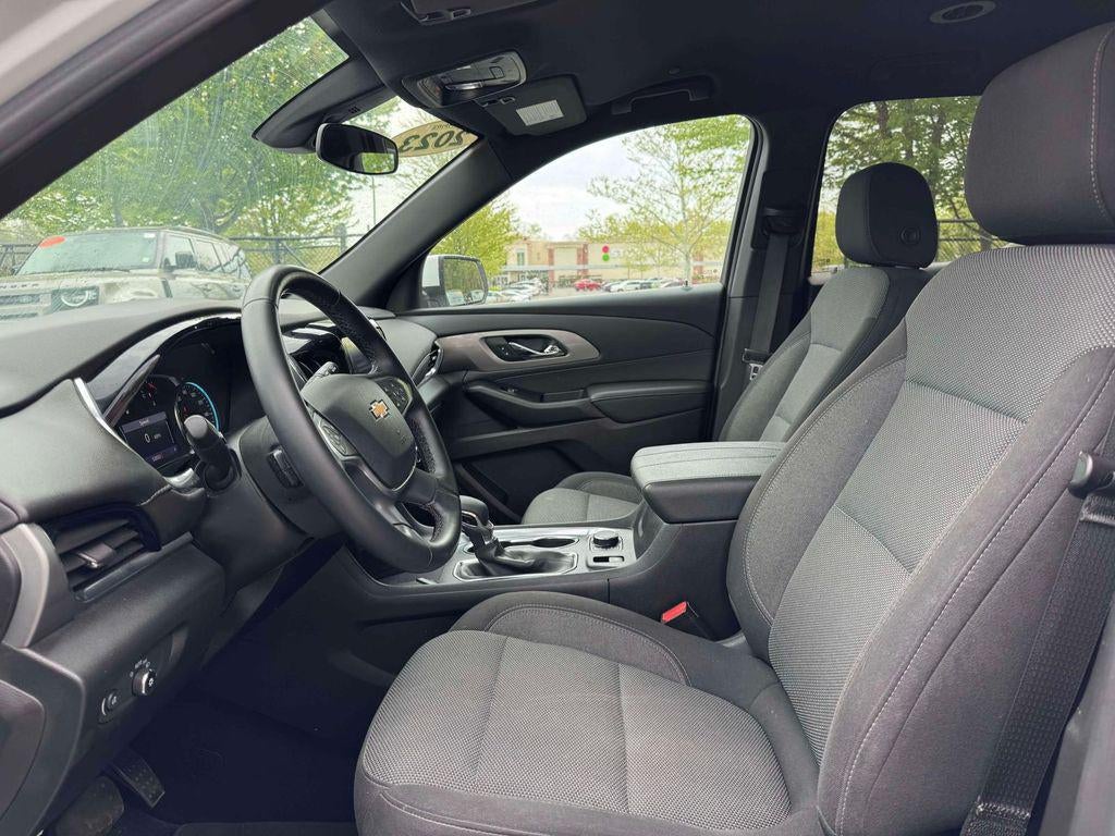 2023 Chevrolet Traverse AWD LT Cloth