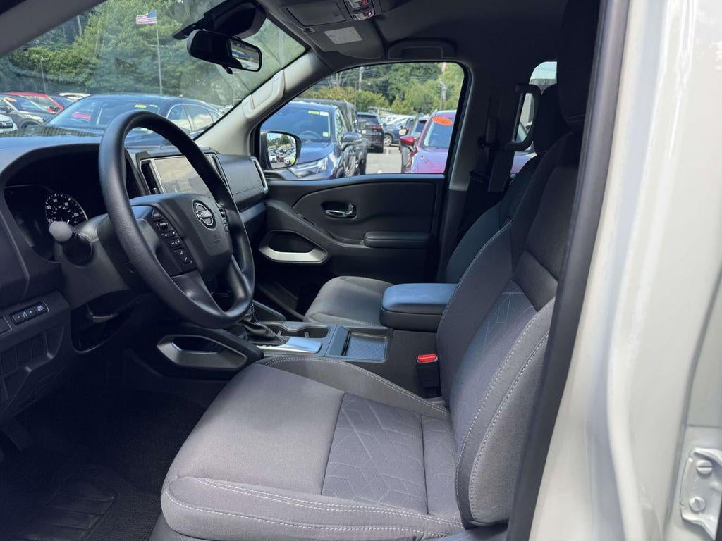 2025 Nissan Frontier Crew Cab SV 4x2