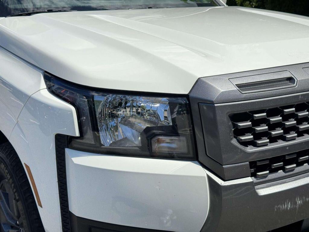 2025 Nissan Frontier Crew Cab SV 4x2