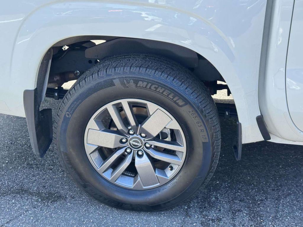 2025 Nissan Frontier Crew Cab SV 4x2