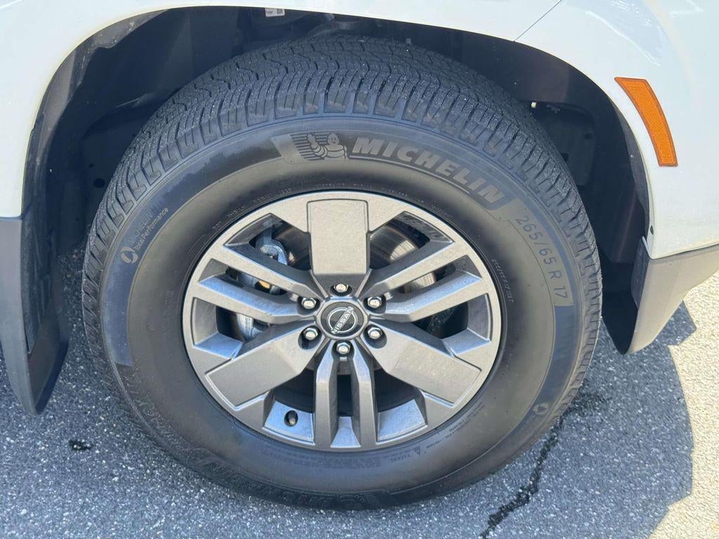 2025 Nissan Frontier Crew Cab SV 4x2