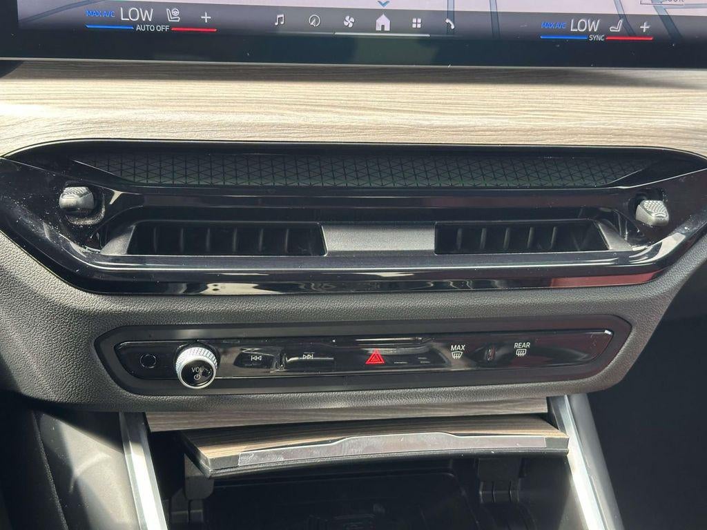 2025 BMW 330i xDrive