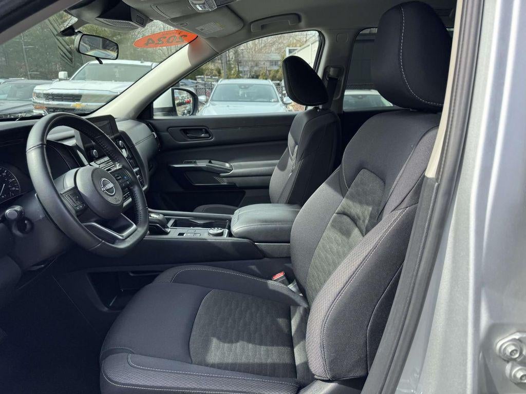 2024 Nissan Pathfinder SV 4WD