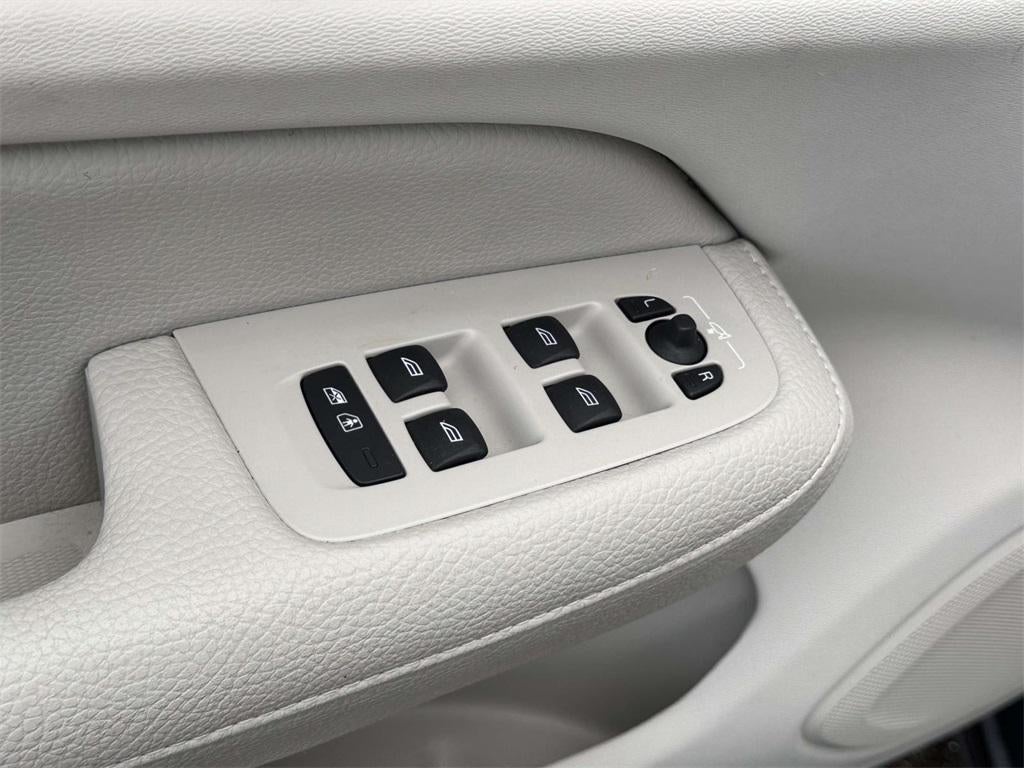 2020 Volvo S60 T5 Momentum