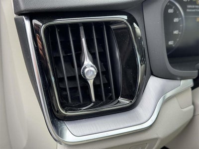 2020 Volvo S60 T5 Momentum