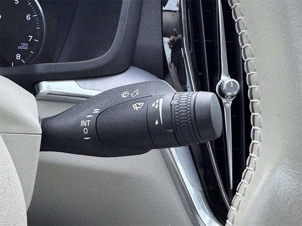 2020 Volvo S60 T5 Momentum