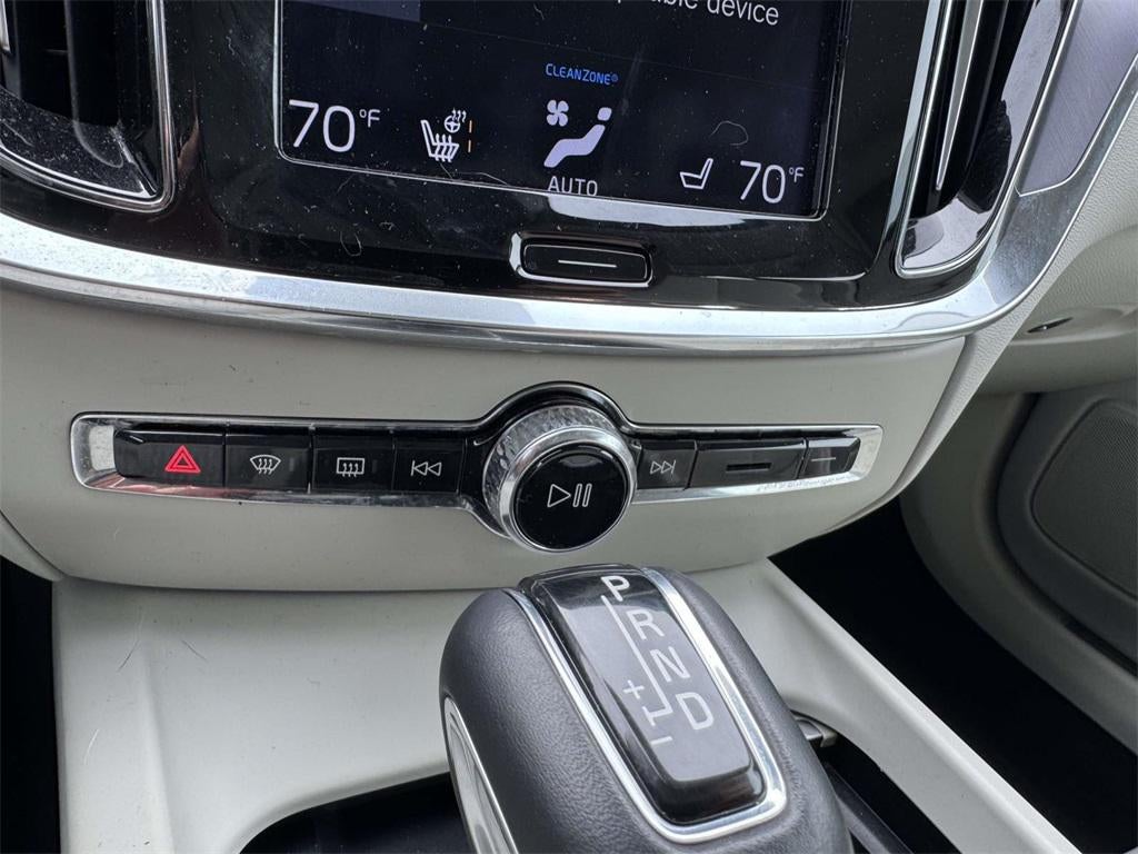 2020 Volvo S60 T5 Momentum