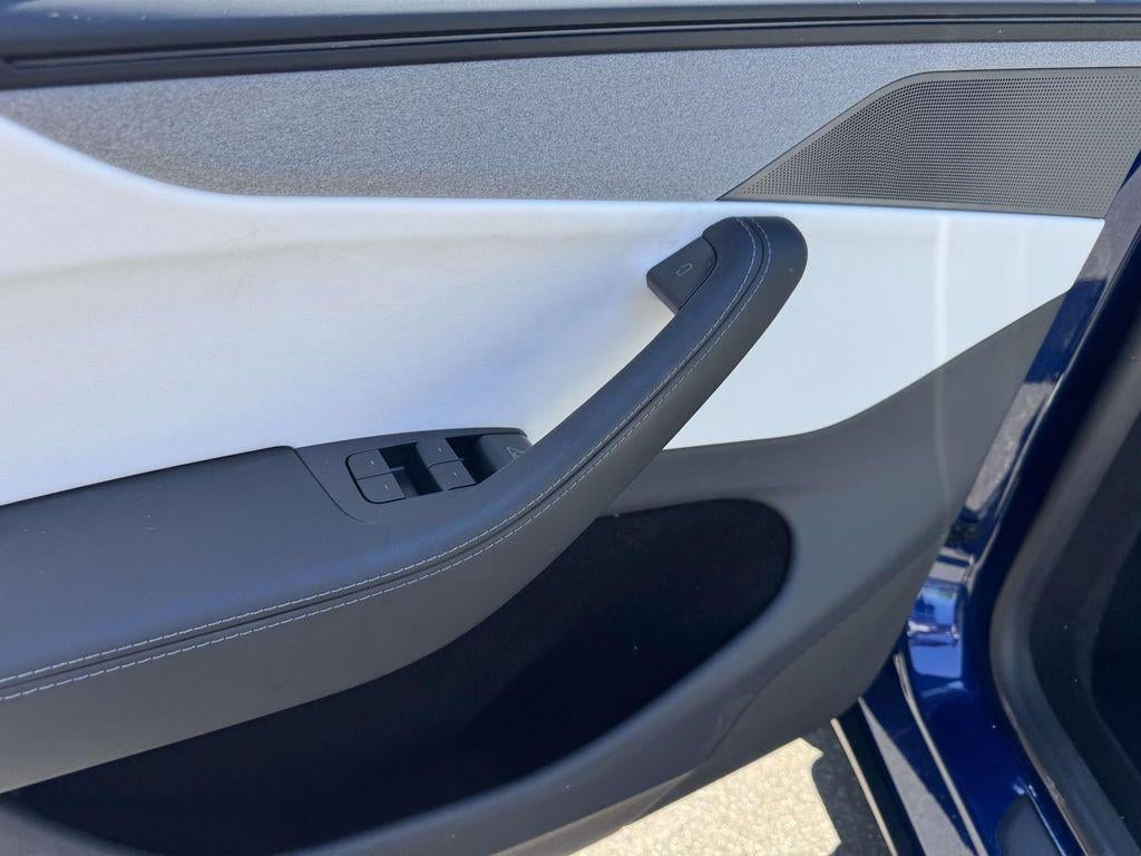 2026 Tesla Model Y Premium Rear-Wheel Drive