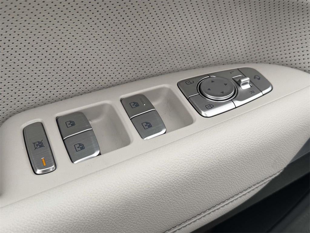 2023 Genesis G70 2.0T AWD